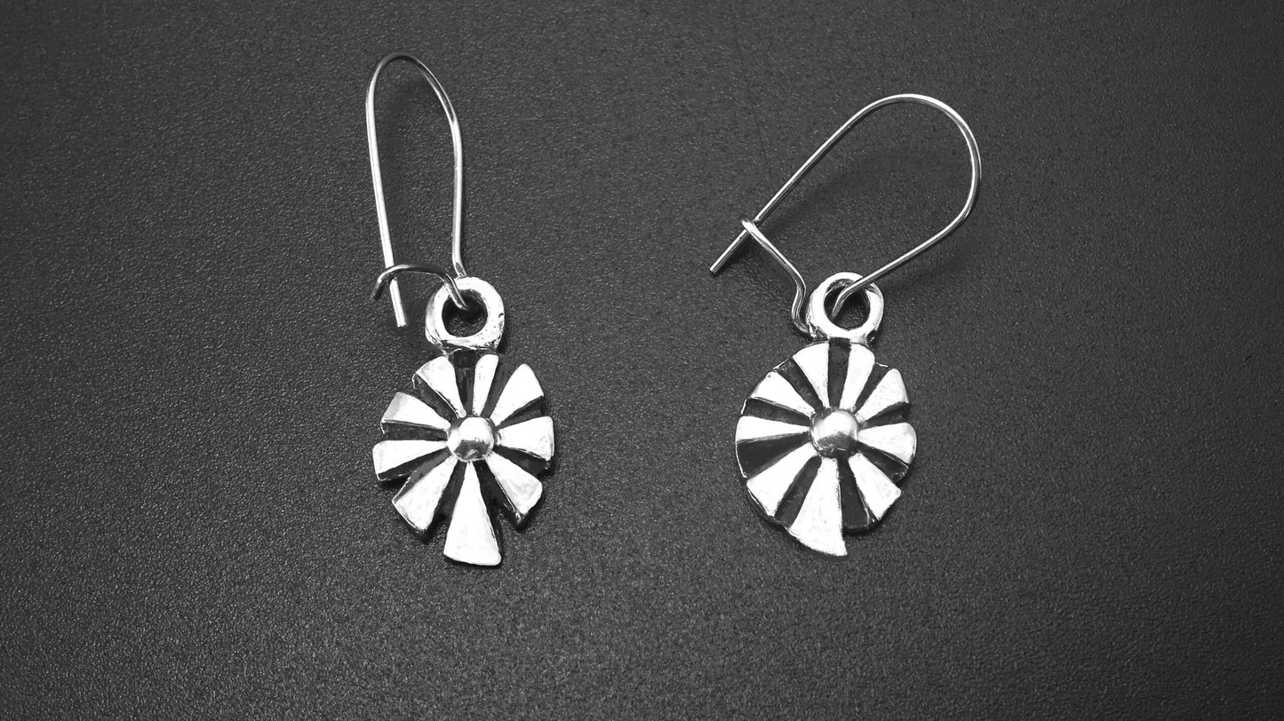 FLOWERS IN A PENDANT - STERLING SILVER image 3