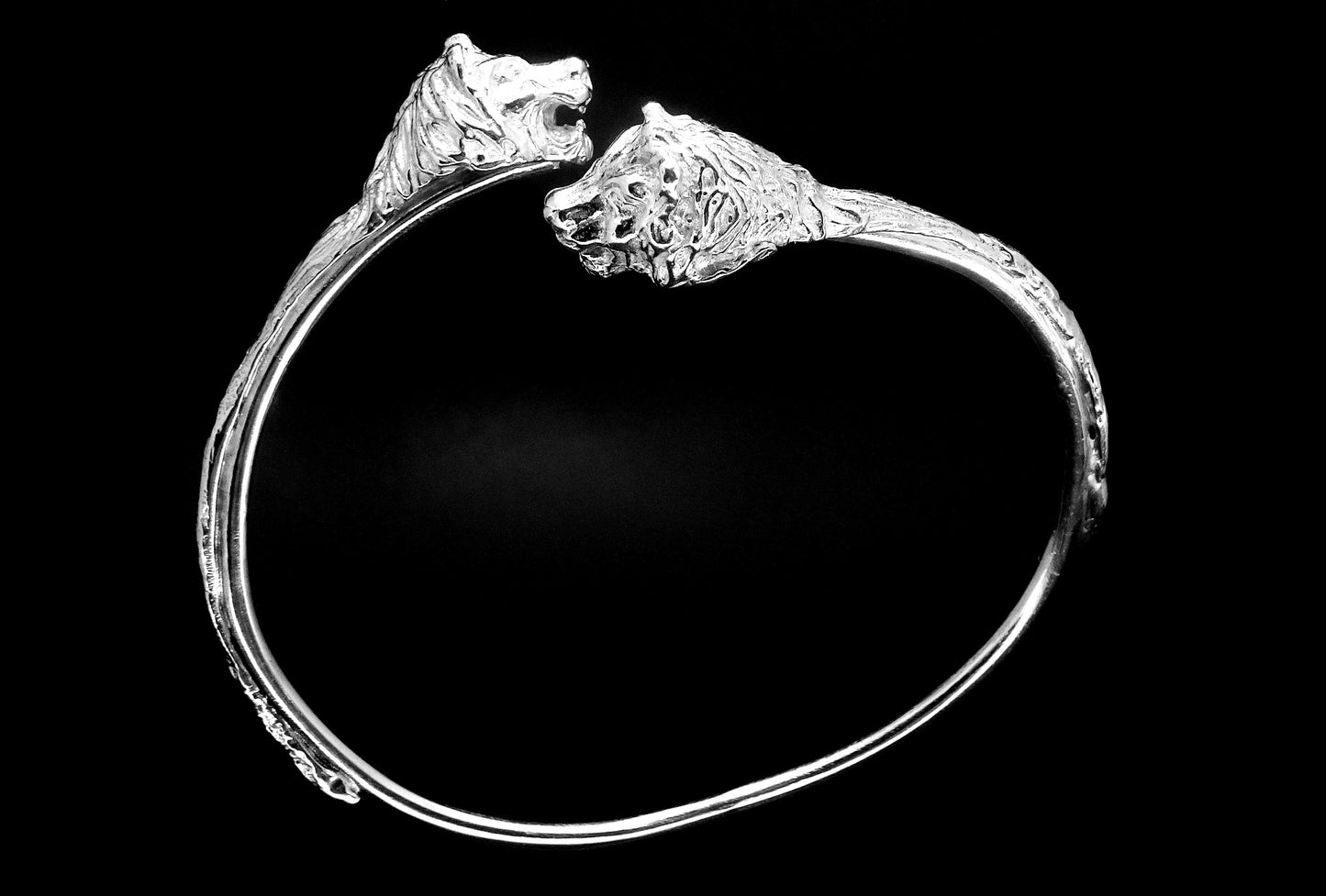 LION HEAD OPEN ROUND BANGLE BRACELET image 2