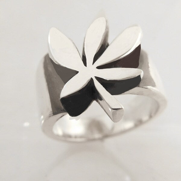 CANNABIS LEAF RING