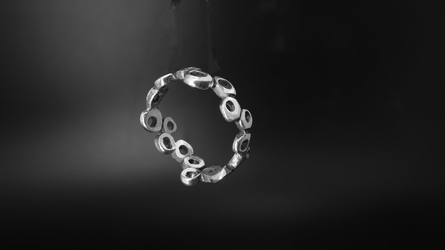 LITTLE CIRCLES STERLING SILVER RING BAND image 0