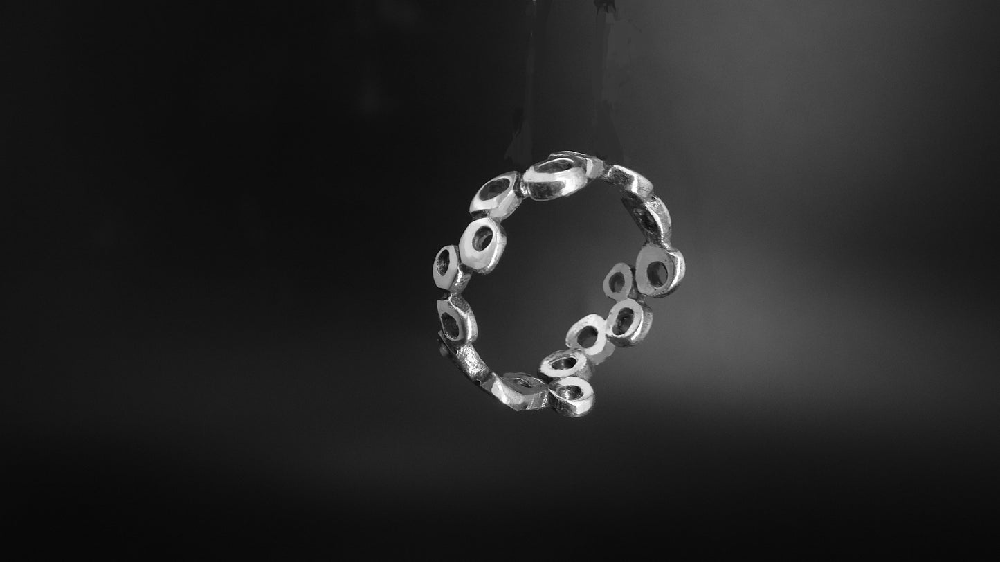 LITTLE CIRCLES STERLING SILVER RING BAND image 1