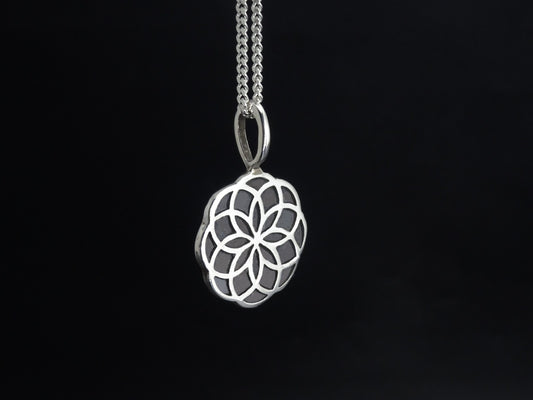 PIN WHEEL MEDALLION W/CHAIN STERLING SILVER image 0