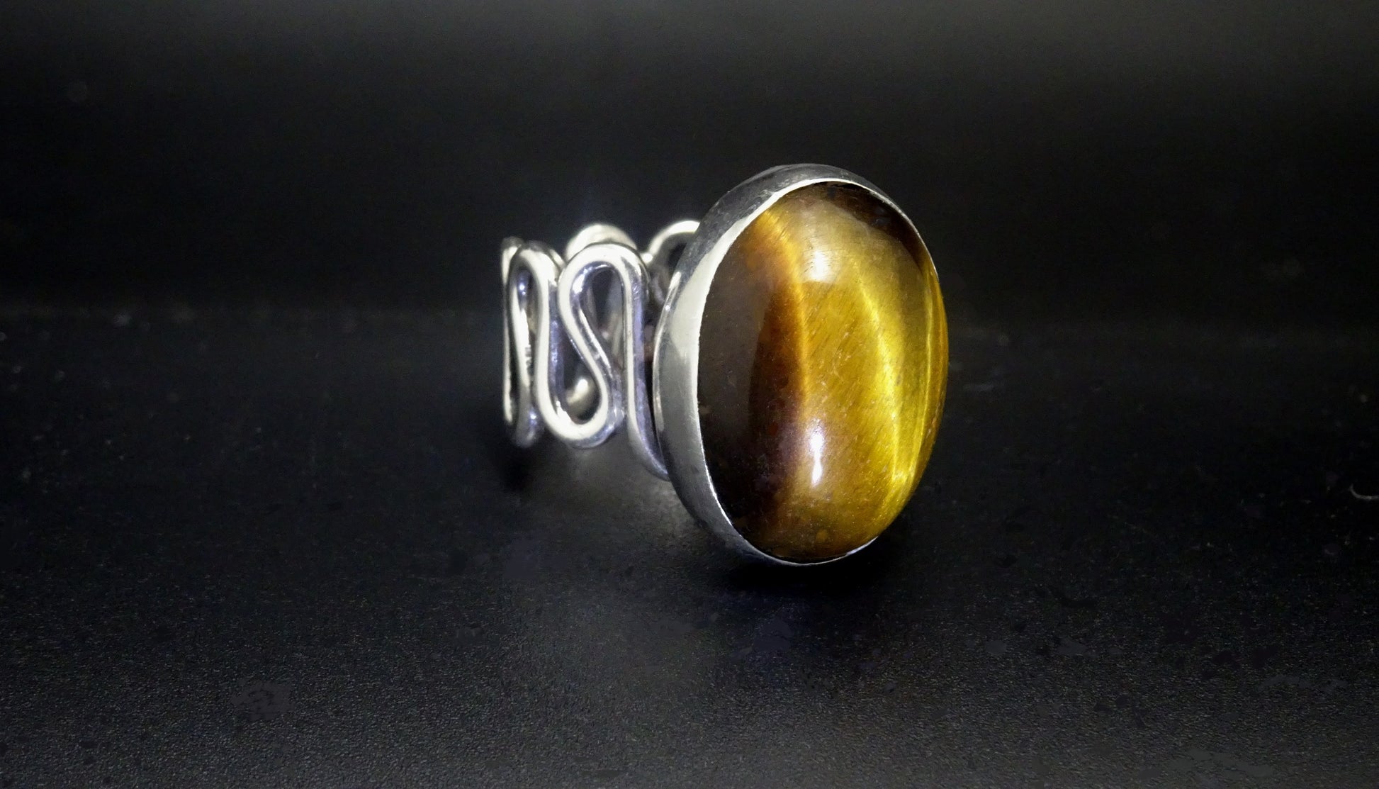 CABOCHON GOLDEN TIGER'S EYE STONE image 0