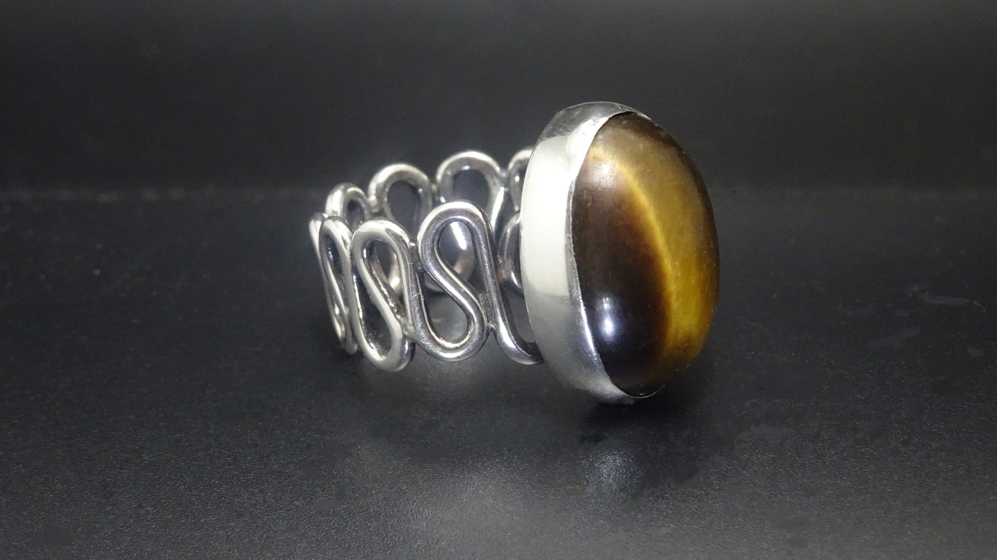 CABOCHON GOLDEN TIGER'S EYE STONE image 3