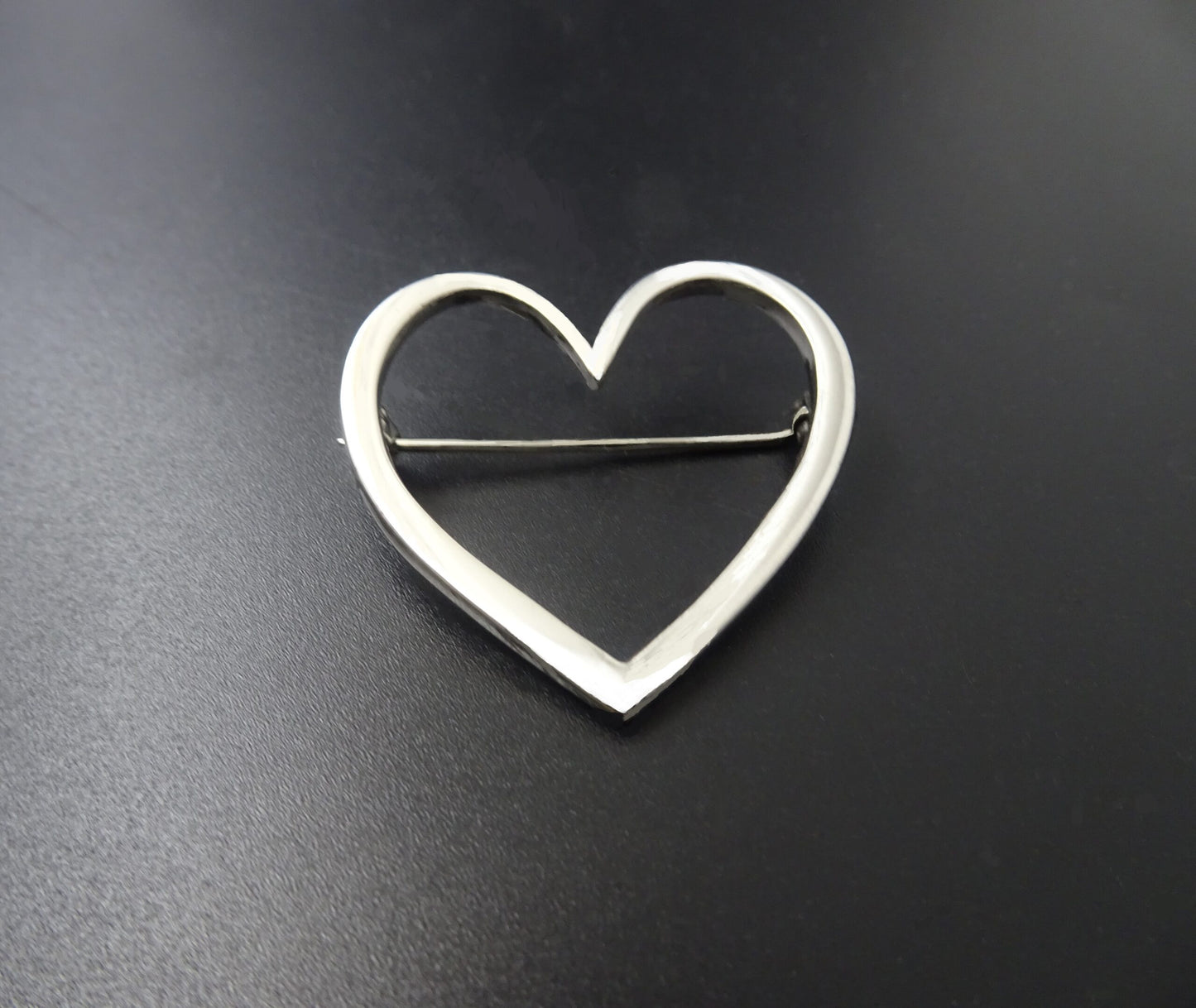 LARGE HEART BROACH-STERLING SILVER (92.5) image 0