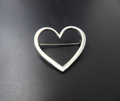 LARGE HEART BROACH-STERLING SILVER (92.5) image 0