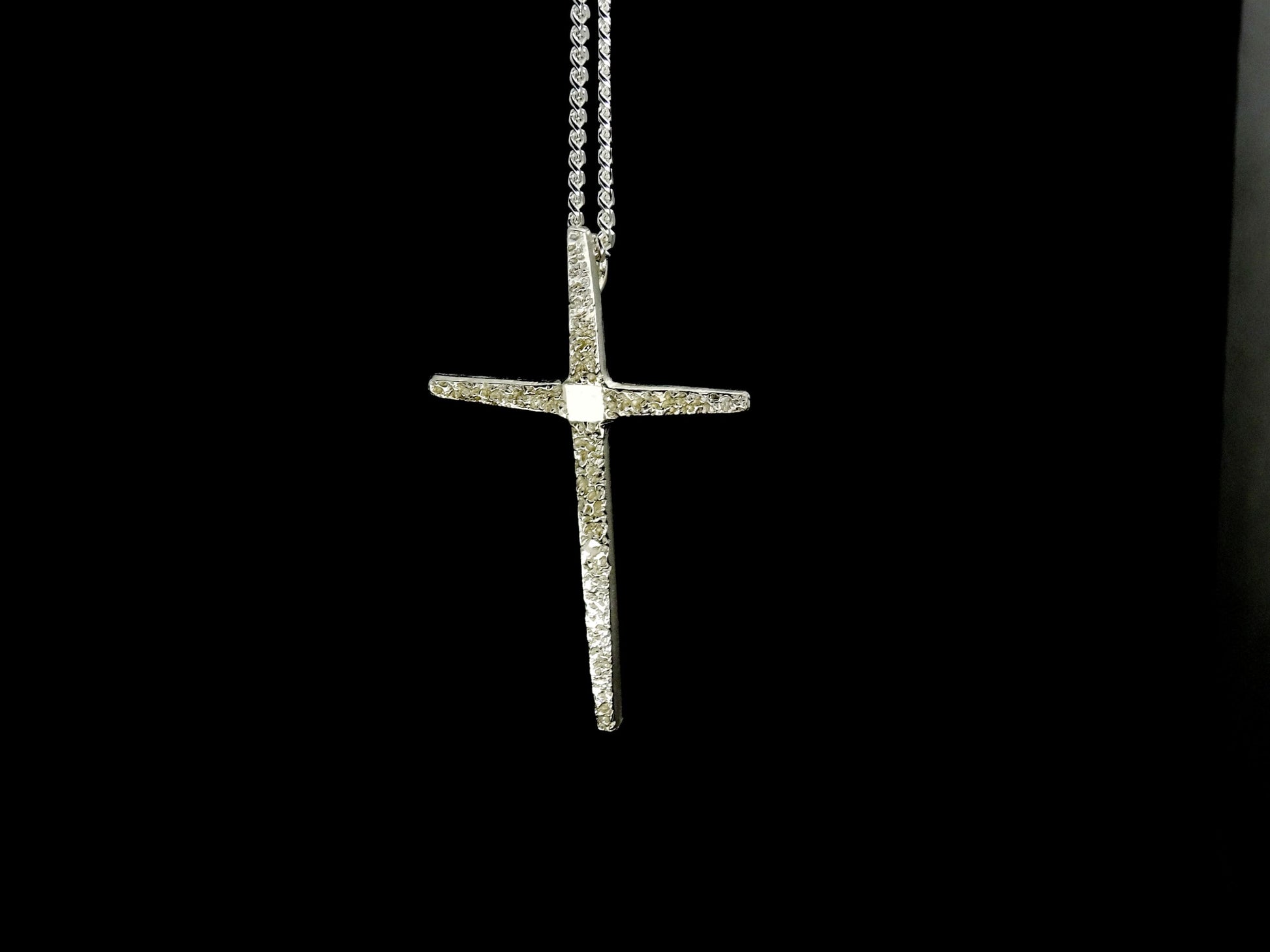 CROSS-SMALL TAPERED TEXTURE STERLING SILVER (92.5) 18 INCH CHAIN 1 3/4" X 1 1/8" image 1
