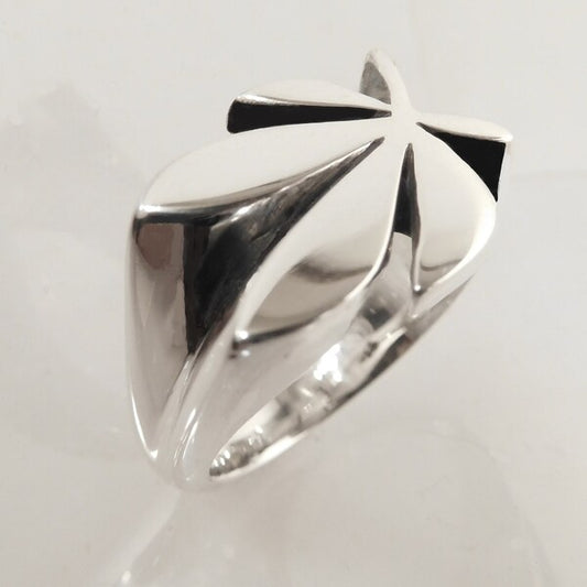 CANNABIS LEAF RING