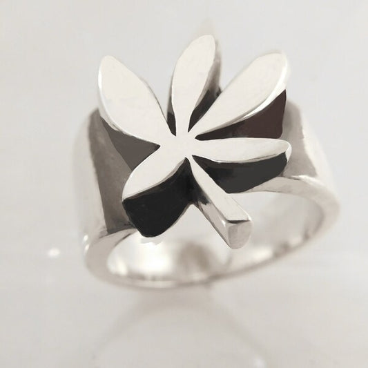 CANNABIS LEAF RING