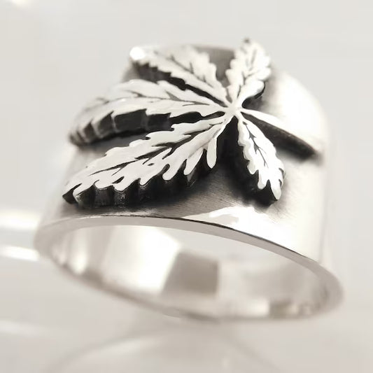 CANNABIS LEAF RING